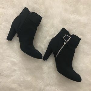 Ankle booties black Unisa